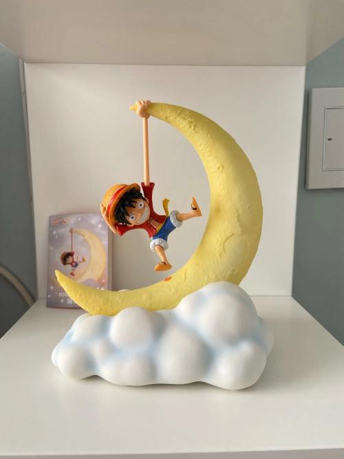 Luffy Crescent Moon Lamp™